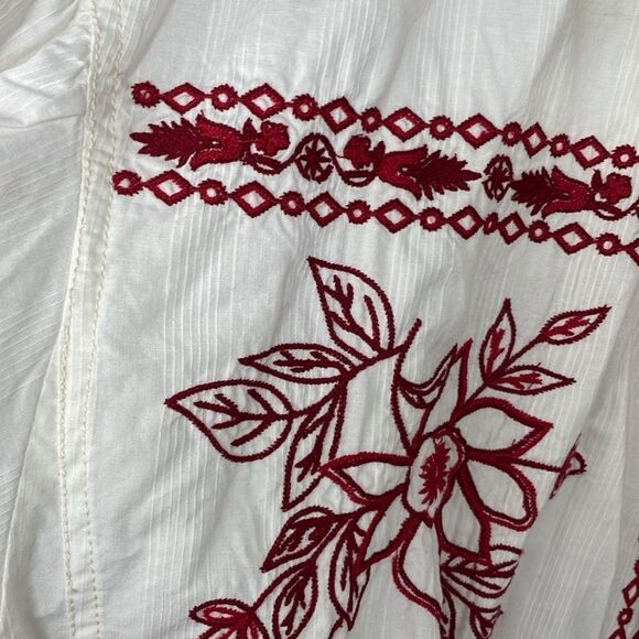 We the Free  Spring Refresh Top In White Embroidered size Large - Picture 10 of 16